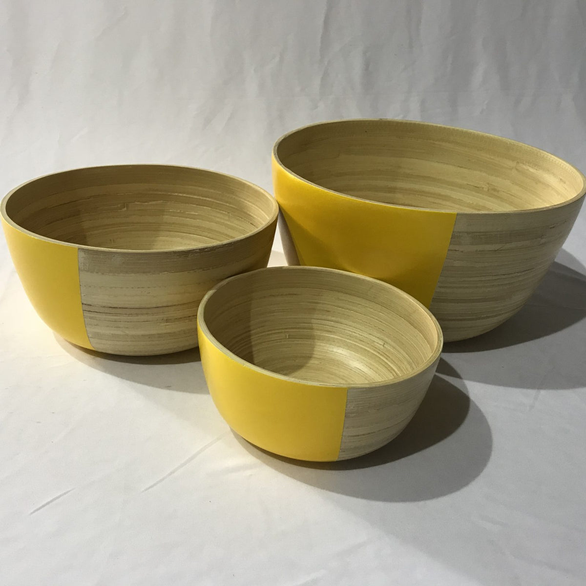 Bamboo salad bowls – Natural and yellow color